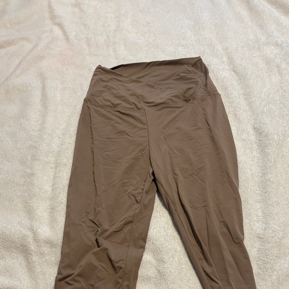 Brown High-Waisted Leggings